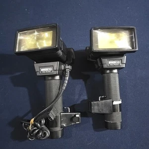 Two Vivitar 365 Zoom Thyristor Electronic Flash Units Untested - Picture 1 of 11