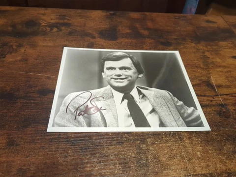 PAT SAJAK Hand Signed Autograph 8X10 Photo - WHEEL OF FORTUNE Cover