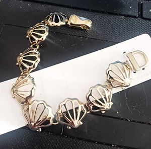 Gold Link Chain Cham Magnetic Clasp Bracelet Sea Shell Clam Ocean Beach - Picture 1 of 1