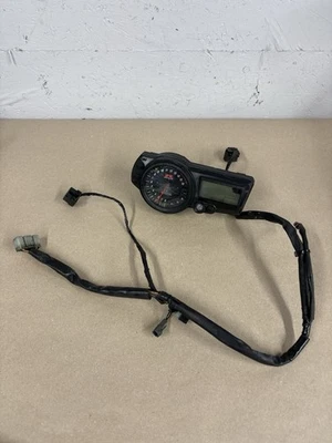 04 05 2004 2005 SUZUKI GSXR 750 SPEEDOMETER SPEEDO GAUGE METER CLUSTER #0159 - Image 1 of 4