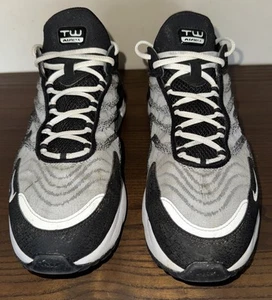 Nike Air Max TW Trainers - Black / White - Size UK 9 - DQ3984-001 - Picture 1 of 15