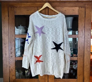 Star Print Distressed Sweater Davi & Dani NWOT Ivory Multicolor 1XL - Picture 1 of 5
