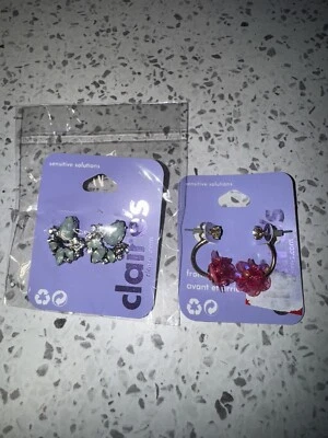 Pack de 2 Pendientes Claire’s Sensitive Solutions Florales Nuevos Foto 1 de 4
