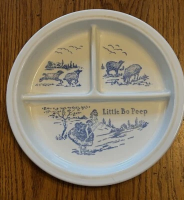 Encantador plato de alimentación vintage de vidrio de leche color crema Little Bo Peep en azul Foto 1 de 4