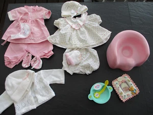 Zubehör Babyborn/ Bilderrahmen, Teller Löffel. Töpfchen / Kleidung, 10 Teile - Bild 1 von 8