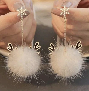 Boucle d'oreille original et légère, Noël, renne / cerf avec pompon, 7.5 x 3 cm, - Picture 1 of 1