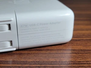 Apple 67W USB-C Netzteil für MacBook Serie - weiß - Bild 1 von 1