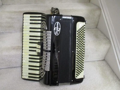 Stradavox черный 120 бас аккордеон и кожаный чехол сделано в Италии, винтажный - Изображение 1 из 4