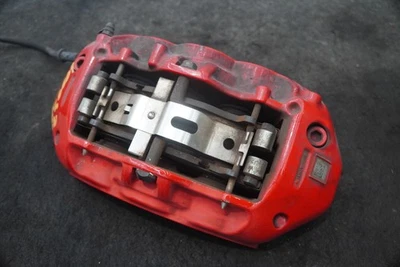 Pinza de freno delantera izquierda roja 2314212798 mercedes s63 amg s65 w222 2014-20 sl63 Foto 1 de 4