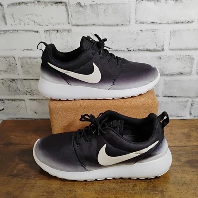 Nike Roshe One Zapatillas Zapatos Estilo de Vida Para Mujer Talla 7 Sin Caja 599432-008 / Limpio  Foto 1 de 4
