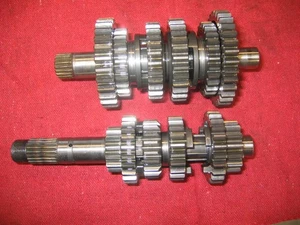 89 1990 1991 HONDA CR125 OEM LOW HOUR TRANSMISSION MAIN COUNTER SHAFT ALL GEARS - Picture 1 of 15