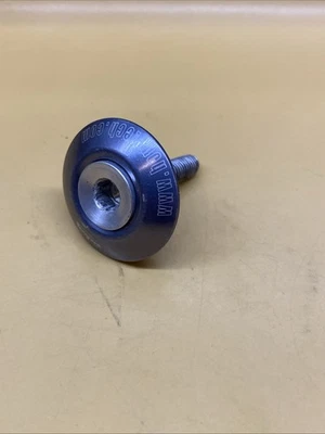 "Tapa superior para auriculares Pewter Hope 1-1/8"" con perno" Foto 1 de 4