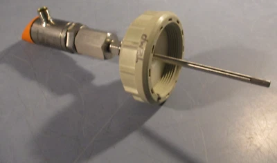 IFM Evaluation Unit w/display for PT100/PT1000 Temperature Sensors TR2439 - Image 1 of 4