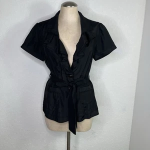 Blusa blanca Black Market negra con dos botones delanteros talla 6, elegante, ajustada - Imagen 1 de 9