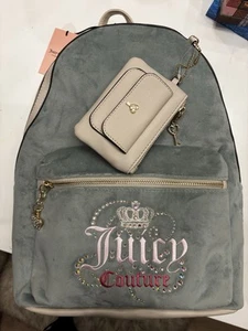 Neu mit Etikett Juicy Couture Dreamy Med Rucksack Dusty Blue Silver Schlüsseletui weicher Velours - Bild 1 von 4