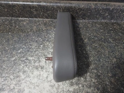 04 - 14 Chevrolet Express Left Driver Seat Arm Rest Gray Used OEM — 第 1/4 张图片