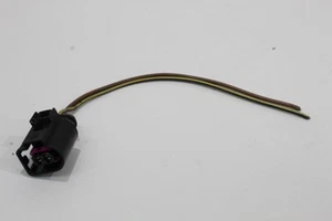 Skoda Fabia 6Y MK1 2 Pin Wiring Connector and Short Length of Wire 4D0971992 - Picture 1 of 13