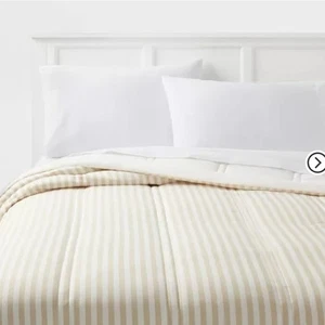 Twin/Twin XL Khaki Lofty Microfiber Printed Comforter - Room Essentials - Picture 1 of 4