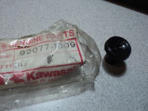 1979-83 KAWASAKI KX KDX 80 KNOB CARBURETOR  NOS OEM 92077-1009 - Imagen 1 de 3