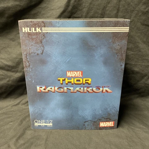 One12 Collective Marvel HULK Action Figure from MCU “Thor: Ragnarok” by MEZCO Cover