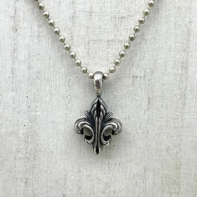 Colar pingente de prata esterlina Lagos Caviar Fleur-de-Lis 34” corrente de contas 925 - Imagem 1 de 4