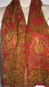 Vera Vintage Todo-Seda Dorado, Marrón, Rojo y Naranja-Rojo Bufanda Enrollada a Mano-42" x 13" - Imagen 1 de 7