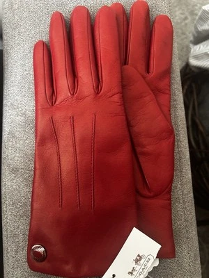 Guantes de conducción Coach forrados de cachemir rojo Foto 1 de 4