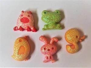 Juego de 5 tachuelas/alfileres decorativos hechos a mano para pulgares con brillo para animales - Imagen 1 de 1