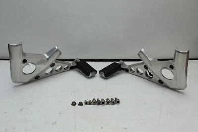 Honda VT1100 1985 Shadow (#381) reposapiés trasero izquierdo derecho clavija escalón con montaje Foto 1 de 4