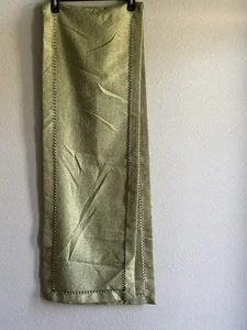 Pottery Barn Green Table Runner With Embroidery Length 170 X  15 - Picture 1 of 5