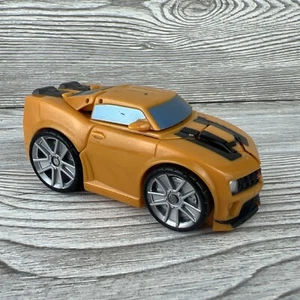 Transformers - Bumblebee - Bumper Battlers - Auto da corsa - Robot 2008 - Hasbro Tomy - Foto 1 di 9
