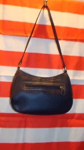 BOLSO LIZ CLAIBORNE ~ 100% Polivinilo ~ 11”x7” ~En muy buena condición ~ - Imagen 1 de 8