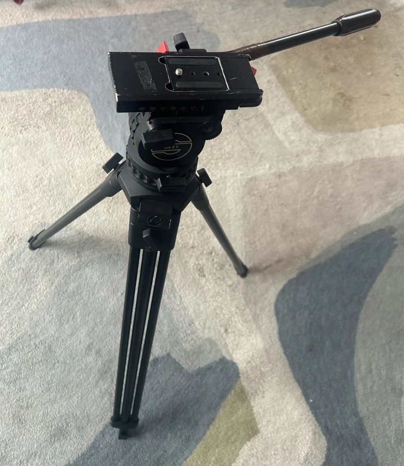 Sachtler 0220 SYSTEM DV-2 II Aluminum Tripod DA-75L legs with soft case & extras - Image 1 of 4