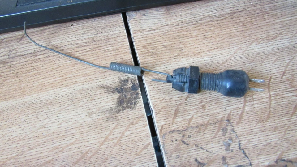 Interruptor de freno trasero Suzuki GSXR750 1998 Foto 1 de 1