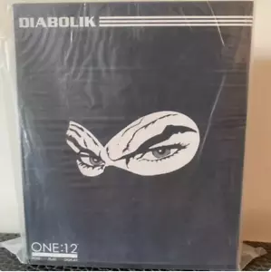 Modellino giocattolo action figure Mezco Toyz 1/12 Diabolik in magazzino - Foto 1 di 13