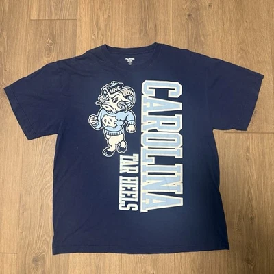 Camiseta Pro Edge UNC Tacones Alquitranados Ramsés Mascota Vertical Carolina Azul Marino 2XXL Foto 1 de 3