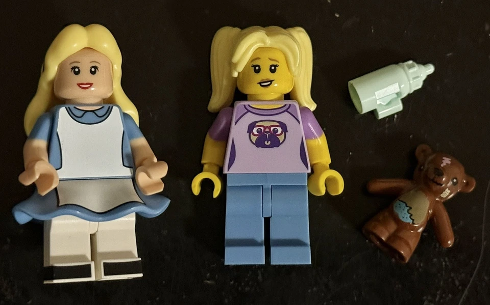 LEGO MINIFIGURES 71012 DISNEY SERIES 1 ALICE in WONDERLAND + Babysitter w/ Bear - Image 1 of 1