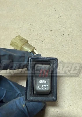 Переключатель заднего обогревателя Toyota Land Cruiser FJ60 84730-90A01 SnD2 - Изображение 1 из 3