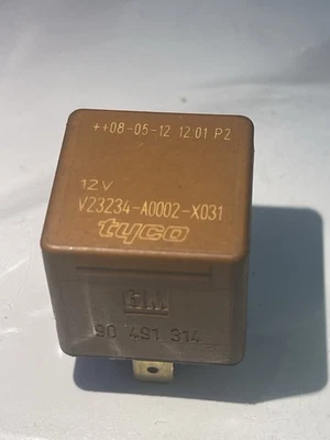 Relé marrón genuino Saab 9-3 9-7 5 pines 90491314 Tyco V23234-A0002-X031 Foto 1 de 3