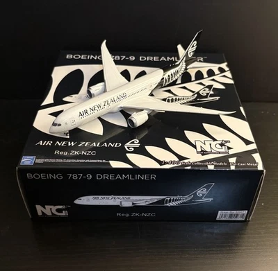 NG Models 1:400 Air New Zealand Boeing 787-9 Dreamliner ZK-NZC 55071 Scale Model - Image 1 of 4