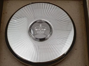Vintage Queen Elizabeth 11 1952-1977 Silver Jubilee Stratton Powder Compact - Picture 1 of 11