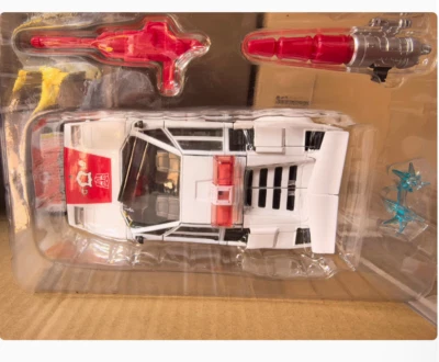 TAKARA TOMY Deformation Masterpiece MP-14 Red Alert toy - Image 1 of 4