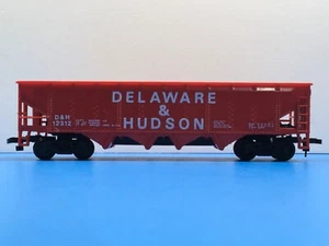 HO Scale 42' "Delaware & Hudson" 12312 4-bay Open Hopper Freight Train Car #9 - Picture 1 of 12