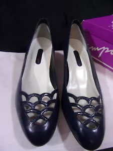 Vintage Impo Women’s Navy leather Heel Pumps Size 9B -HONG KONG - Picture 1 of 9