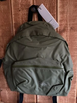 Eastpak Padded Pak'r Topped Quiet 24L Retro Classic Backpack in Olive Green NEW - Image 1 of 3