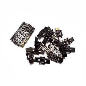 20x schwarze Lego Technic Lauffläche Links breit mit zwei Stiftlöchern - 57518 - Bild 1 von 1