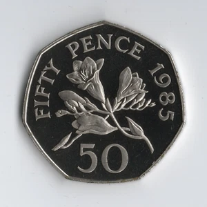 1985 Guernsey 50p Proof Coin - Picture 1 of 2