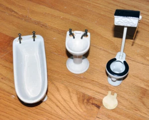 Vintage Puppenhaus Miniatur Möbel Keramik 3 Stück Badezimmer Badewanne WC Waschbecken - Bild 1 von 10