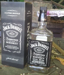 3 Liter Flasche Jack Daniels Jackie empty bottle Karton Dekoration Deko Whiskey - Bild 1 von 1