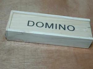 dominoes in sealed wooden box (S) - Picture 1 of 3